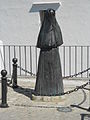 Denkmal einer traditionell verschleierten christlichen Frau in Vejer de la Frontera