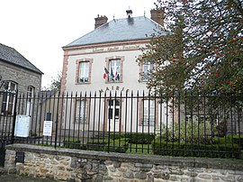 The town hall in Arbonne-la-Forêt