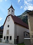 Pfarrkirche zur Heiligen Familie mit Friedhof in Oberau
