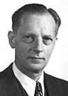 Carl Ferdinand Cori auf seinem Nobelpreisfoto aus dem Jahr 1947