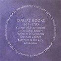 Robert Hooke: Kurator für Experimente an der Royal Society, Geometrieprofessor des Gresham College und Landvermesser der Stadt London; Uhrenbauer, Astronom, Mikroskopierer, Geologe, Physiologe, Architekt, Naturphilosoph und Englands Leonardo.
