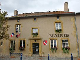 The town hall in Ennery