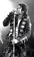 Michael Jackson und Madonna, bekannt als King bzw. Queen of Pop[15]