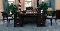 The C&O desk in the Oval Office during George Bush's presidency