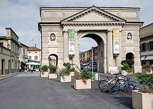 Porta Ombriano, western city gate