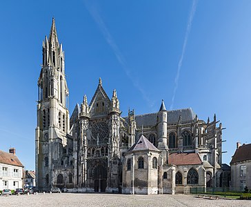 Senlis Cathedral (1153–91): The original 12th-century tower was crowned with an octagonal tower and spire in the 13th century.