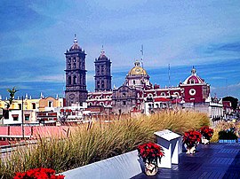 Ansicht der Altstadt mit der Kathedrale von Puebla