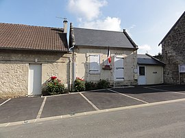 The town hall of Ploisy