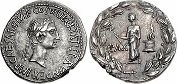 Münze aus dem Jahr 28 v. Chr., auf der Vorderseite Octavian, auf der Rückseite die Göttin Pax