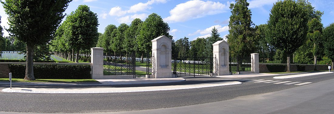 Entrance of Oise-Aisne Cemetery.