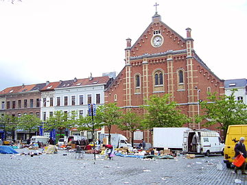 Place du Jeu de Balle/Vossenplein, end of a market