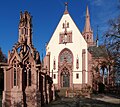 Rochuskapelle in Bingen, der Heilige mit dem Engel am Giebel, 19. Jh.