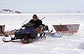 Kanadischer Inuit auf Seehundjagd