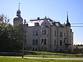 Villa mit Bedienstetenwohnhaus, Villengarten (Gartendenkmal) und Einfriedung
