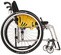 Ultraleichter Adaptiv-Rollstuhl mit starrem V-Rahmen