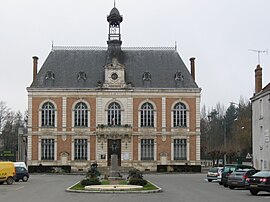The town hall in Châtillon-Coligny