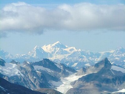 4. Mount Fairweather lies on the Alaska-British Columbia international border.