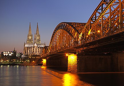 Hohenzollern Bridge, by Thomas Wolf