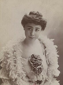 A photograph of Marguerite Long by Atelier Nadar, taken around 1900.