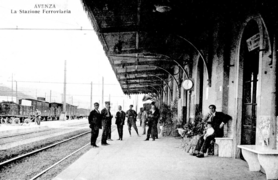 View of the first shelter of the station in 1925