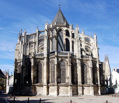 Tours Cathedral, France, has a high apse, ambulatory and chevet of radiating chapels with flying buttresses
