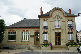 The town hall in Venteuil
