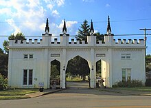 Paris Cemetery gatehouse in Paris, Bourbon County