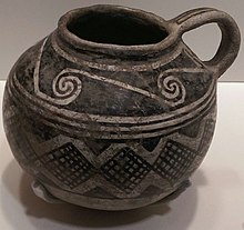 Black-on-white jar, with geometric figure c. 1100-1300, from Kayenta, Arizona, on display at the California Academy of Sciences