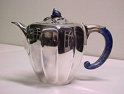 Teapot of silver and lapis lazuli by Jean Puiforcat (1922) (Metropolitan Museum)
