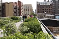 Ehemalige Güterzugstrecke in New York, umgestaltet zum High Line Park