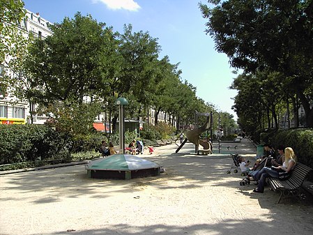 The Boulevard Jules-Ferry, which covers the lower end of the canal