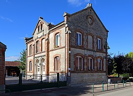 The town hall in Géraudot