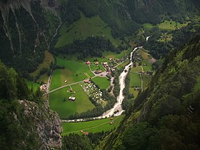 Blick aus der Schilthornbahn auf Stechelberg