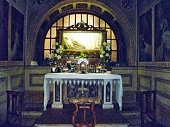 Die Therese von Lisieux geweihte Seitenkapelle