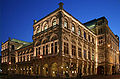 Blick von der Kärntner Straße auf die Wiener Staatsoper