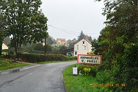 The road into Arpheuilles-Saint-Priest