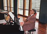Am Klavier an der Feier zu seinem 80. Geburtstag