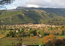 A view of Cuges-les-Pins with the Sainte-Baume in the background