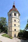 Der Glockenturm ist ebenfalls von der Burg übrig geblieben