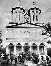 Brâncovenesc - Văcărești Monastery, Bucharest, unknown architect, 1716-1722-destroyed in 1985–1987[18]