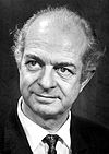 Linus Pauling in 1962