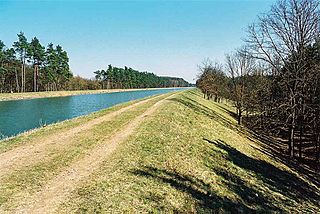 Oder-Havel-Kanal rund zwei Kilometer östlich von Eberswalde, Ragöser Damm, Blickrichtung Osten