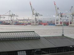 High water, Hamburg container port