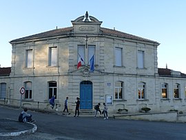 The town hall in Cabara