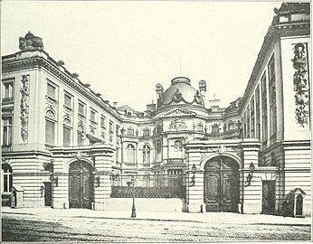 The palace at the beginning of the 20th century