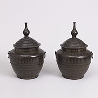 Bronze jars (19th century)