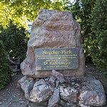 Streckerpark – Alter Ober St. Veiter Friedhof – Gedenkstein