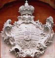 Bischöfliches Wappen an Schloss Seehof