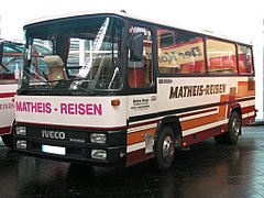 Club-Reisebus R 81 mit neuer Frontgestaltung und großem Iveco-Schriftzug