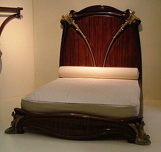 The "Water Lily" bed by Louis Majorelle (1902–1903), Musée d'Orsay, Paris.